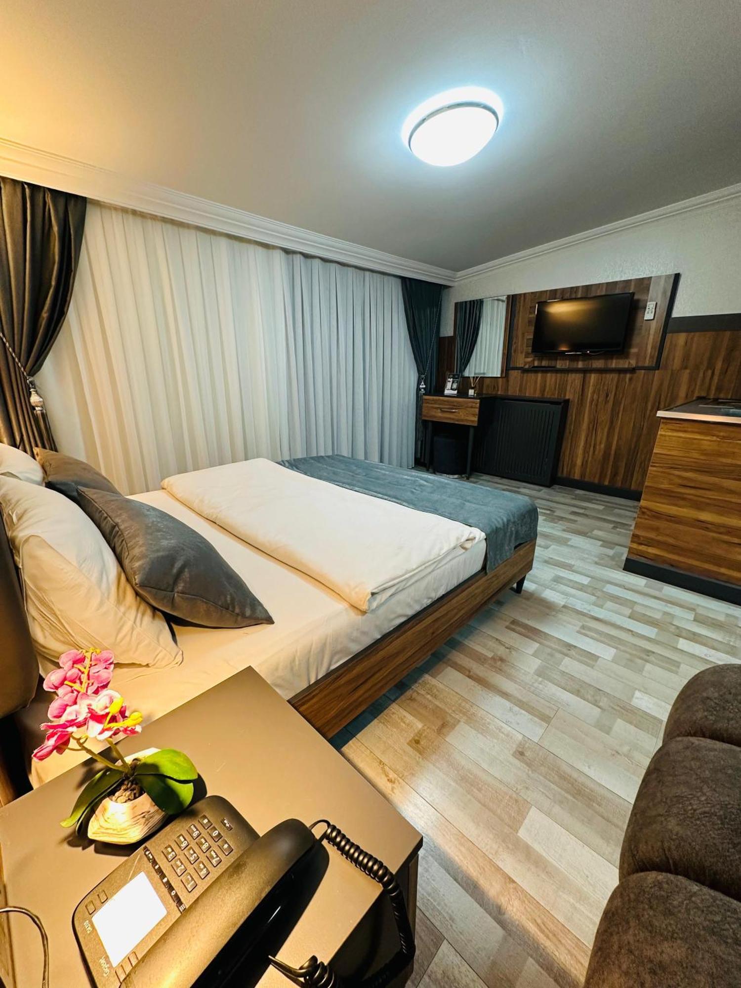 Taksim La Serena Hotels Istanbul Exteriör bild