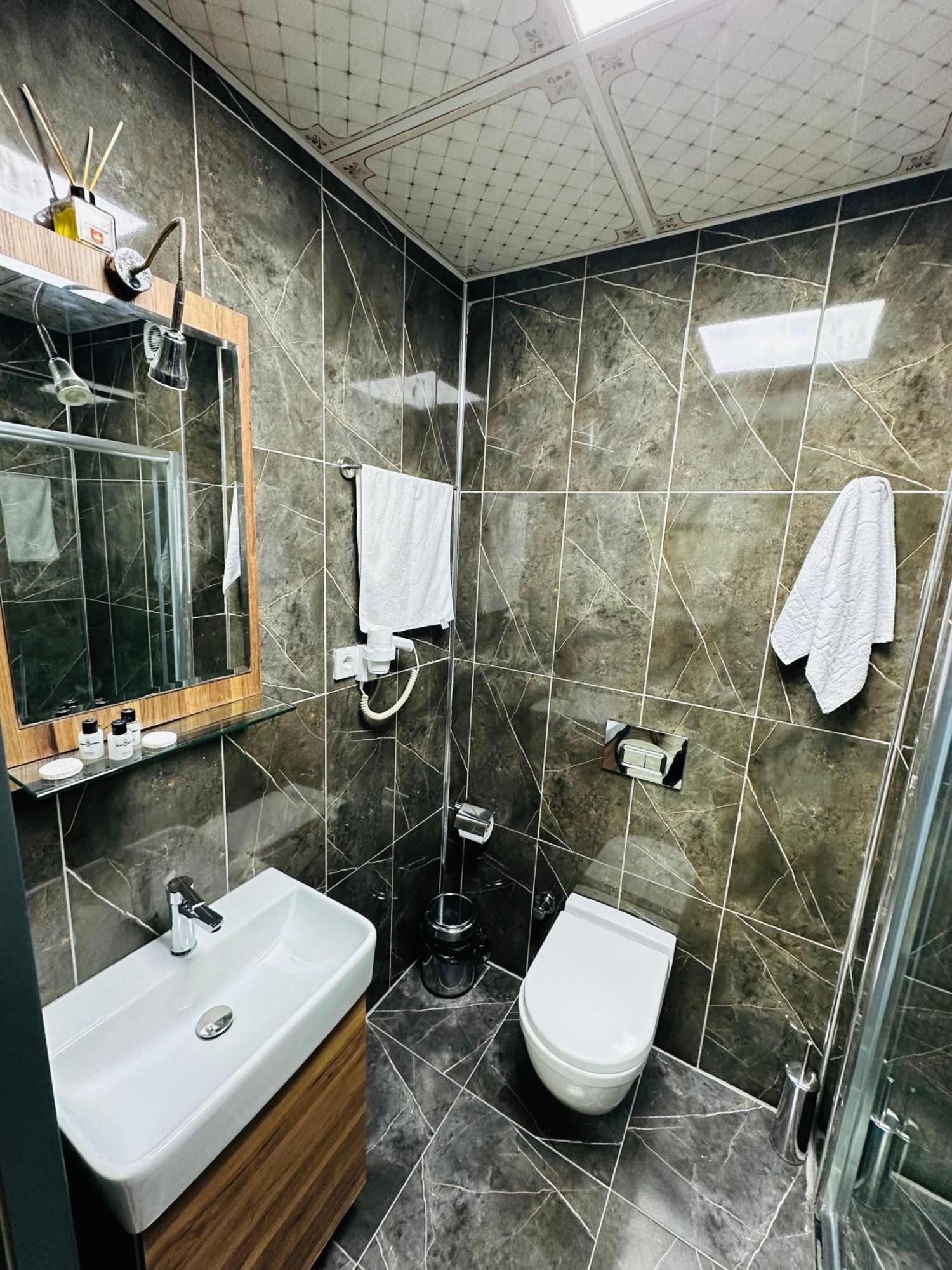 Taksim La Serena Hotels Istanbul Exteriör bild